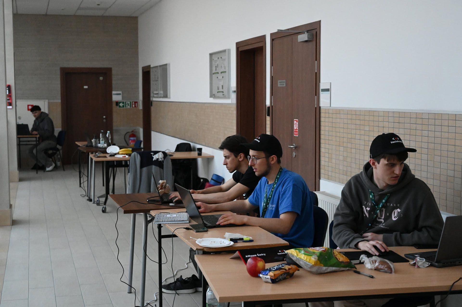 Photo 1